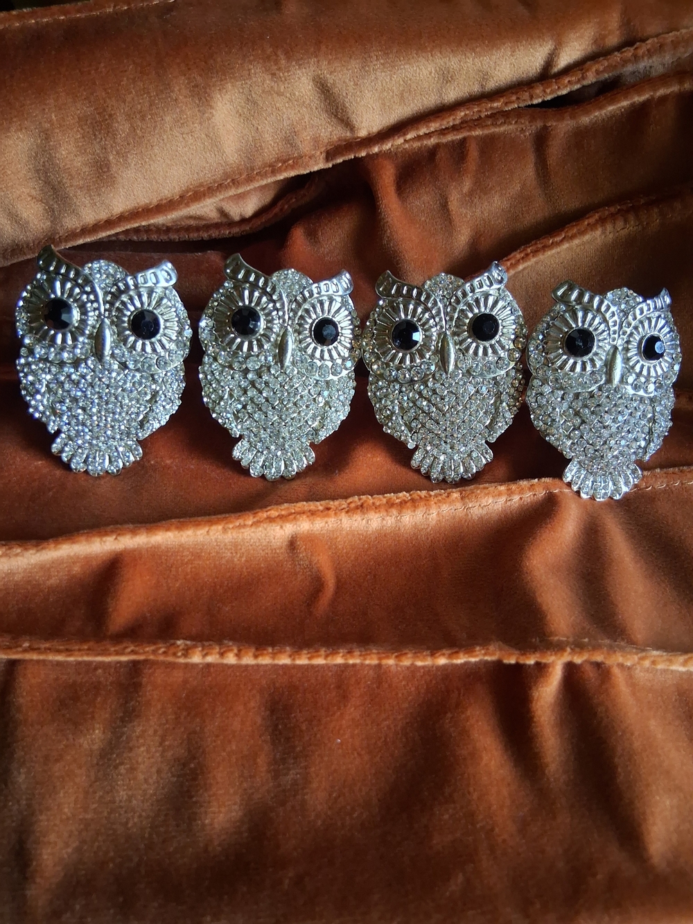 Tahari Home Owl Rhinestone Napkin Rings Set 4 Silver Tone Sparkle Table Decor